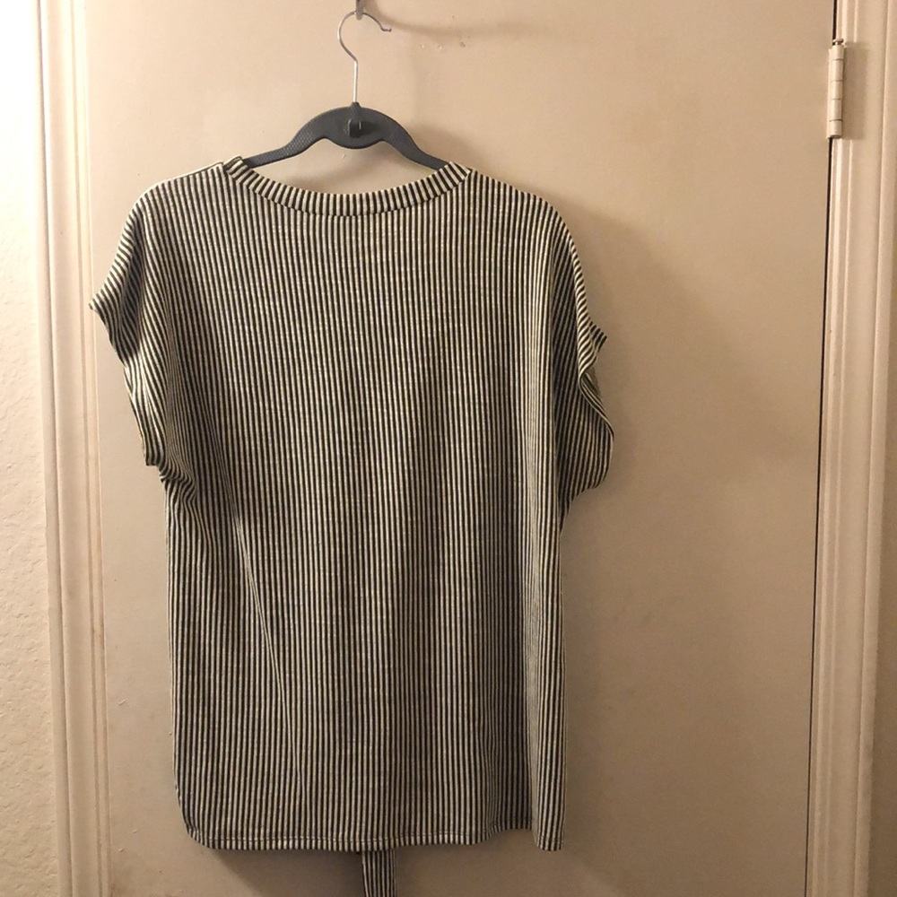 Ladies Blouse - Picture 2 of 2